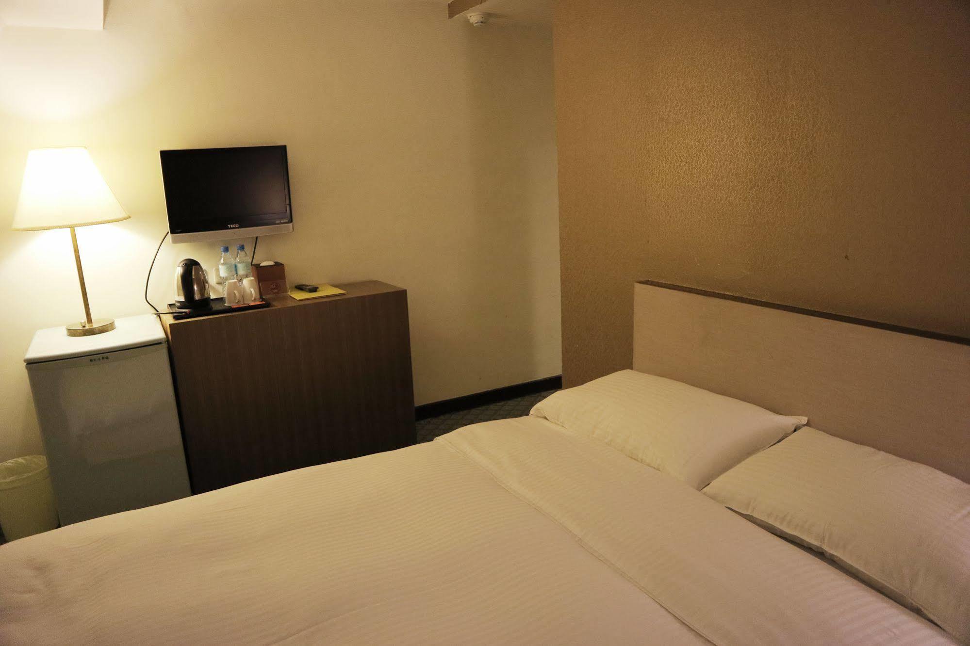 New World Hotel Tajpej Zewnętrze zdjęcie